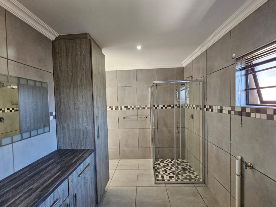 To Let 1 Bedroom Property for Rent in Greenshields Park Eastern Cape